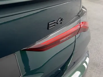 Car image 40