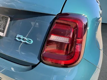 Car image 23