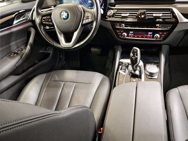 BMW 520d Touring xDrive 140 kW image number 13