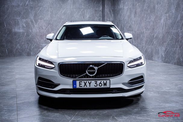 Volvo V90 Recharge T8 AWD Momentum 288 kW image number 3