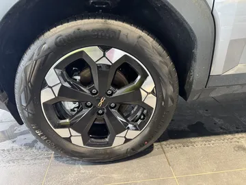 Car image 29