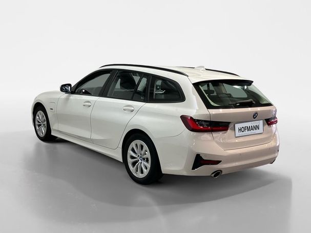 BMW 320 e Touring Advantage 150 kW image number 4