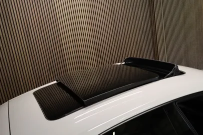 Car image 43