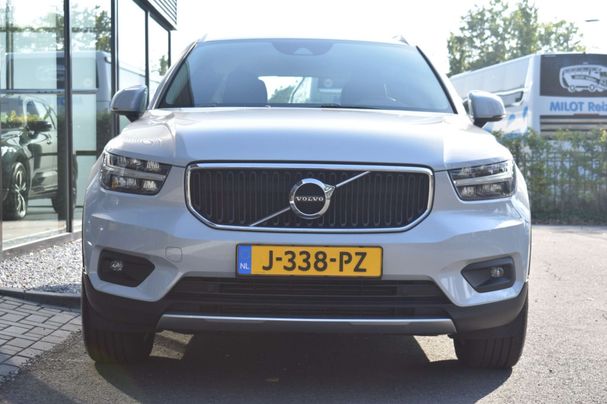 Volvo XC40 T2 95 kW image number 2