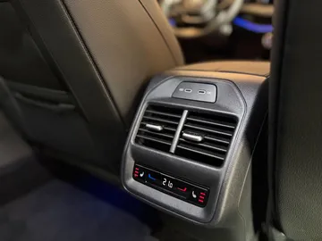 Car image 49