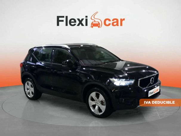 Volvo XC40 Momentum AWD B4 145 kW image number 2