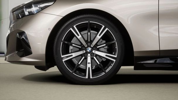 BMW 520d Touring xDrive 145 kW image number 5