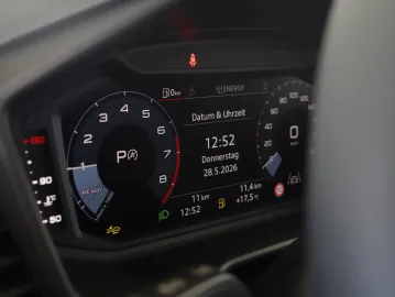 Car image 34