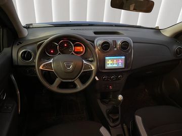 Car image 10