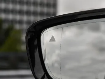 Car image 40