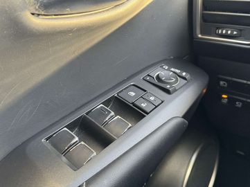 Car image 36