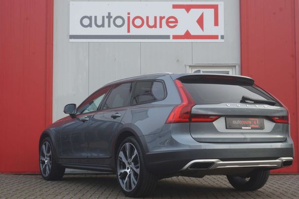 Volvo V90 Cross Country T5 AWD Pro 185 kW image number 2