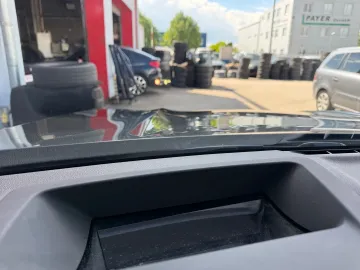 Car image 36