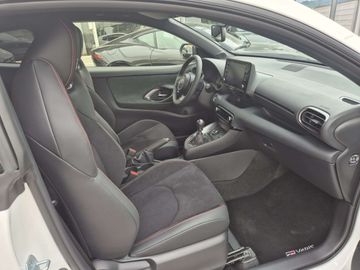 Car image 14