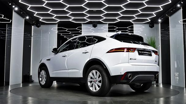 Jaguar E-Pace AWD 147 kW image number 2