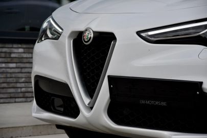 Car image 35