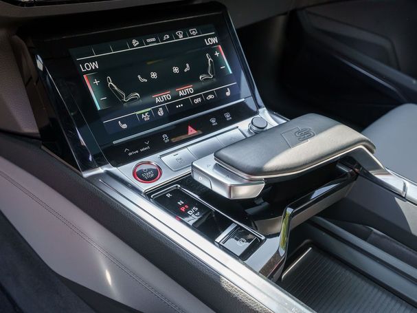 Audi e-tron quattro Sportback 370 kW image number 11