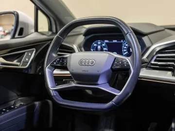 Car image 40