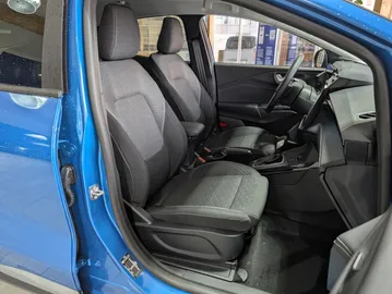 Car image 32