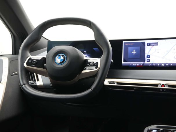 BMW iX xDrive40 240 kW image number 5