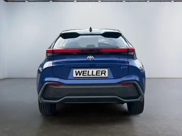 Car image 4