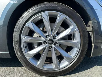 Car image 24