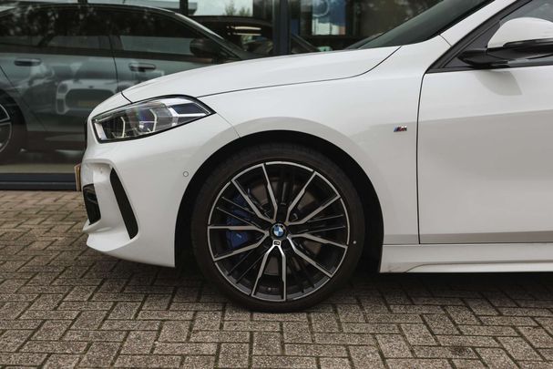 BMW 118i M Sport 104 kW image number 4