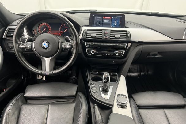 BMW 320i Touring xDrive 135 kW image number 12