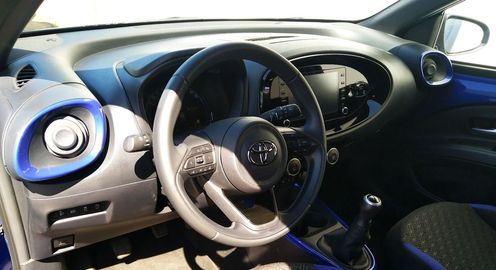 Car image 3