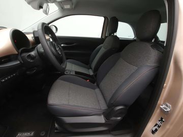 Car image 12