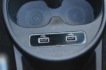 Car image 36