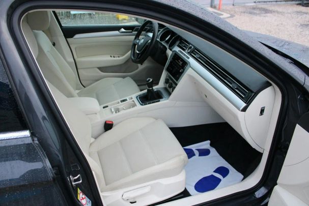 Volkswagen Passat 110 kW image number 31