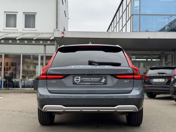 Volvo V90 Cross Country B4 Pro AWD 145 kW image number 4