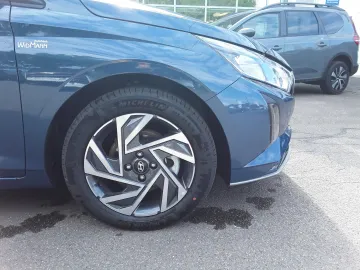 Car image 23