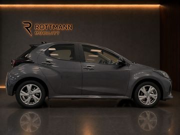 Car image 4