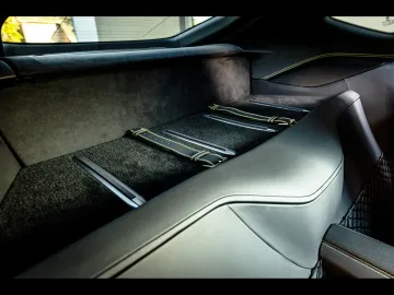 Car image 29