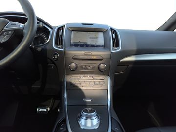 Car image 11