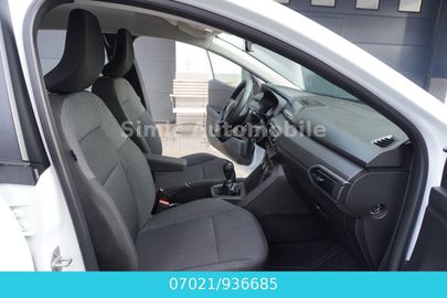 Car image 13