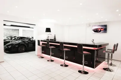 Car image 38
