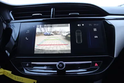 Car image 18