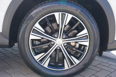 Car image 35