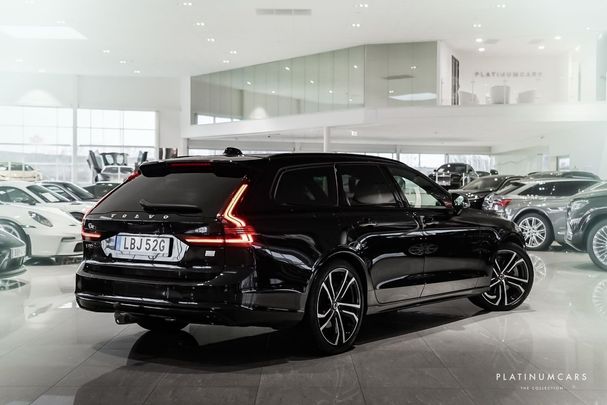 Volvo V90 T8 AWD Recharge 335 kW image number 2