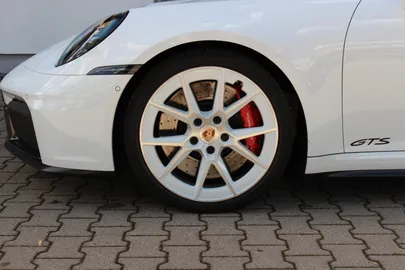 Car image 35