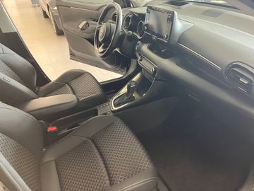 Car image 12