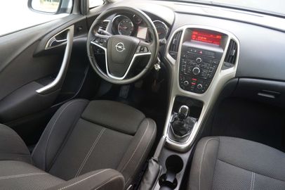 Car image 14