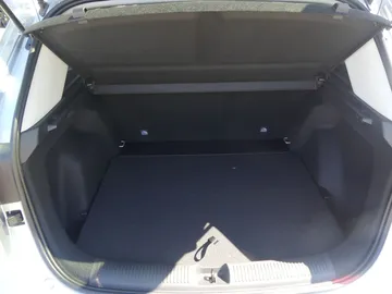 Car image 33