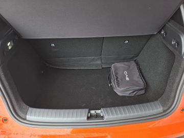 Car image 24