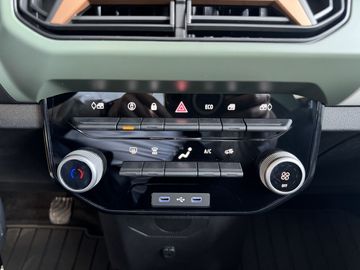 Car image 28