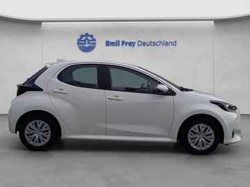 Car image 4