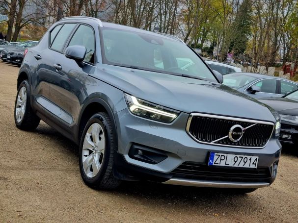 Volvo XC40 D4 AWD Geartronic Momentum 140 kW image number 2